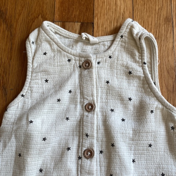 Quincy Mae Star Romper - Picture 2 of 6